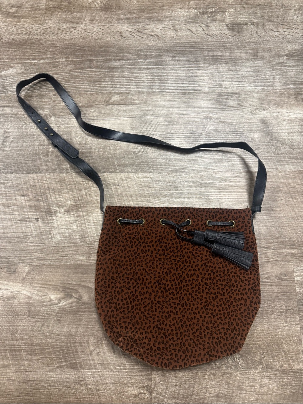 American Eagle Leopard Print Bucket Bag Crossbody Purse